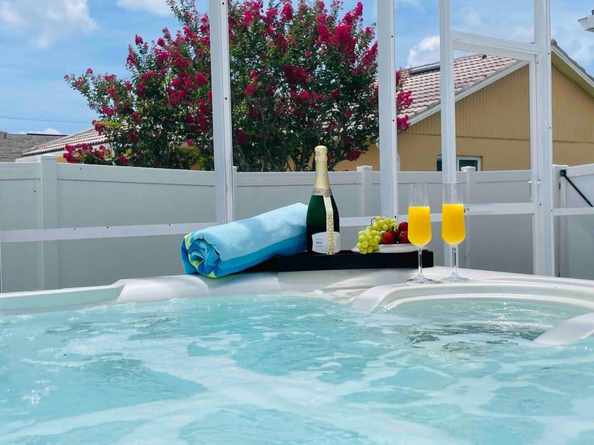 Endless Summer Retreat Jacuzzi 3Kingbed Airhockey Cape Coral Exterior photo