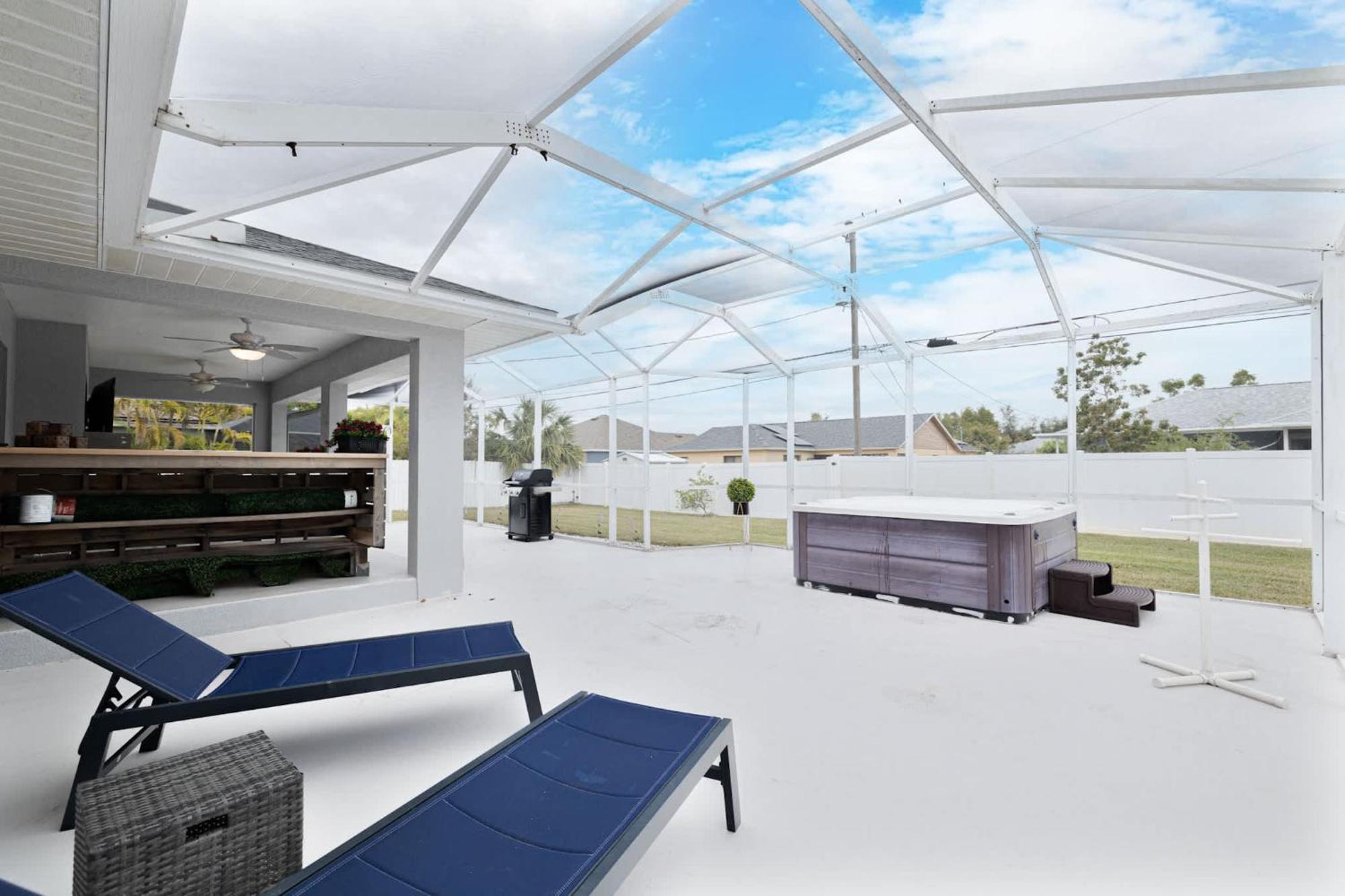 Endless Summer Retreat Jacuzzi 3Kingbed Airhockey Cape Coral Exterior photo